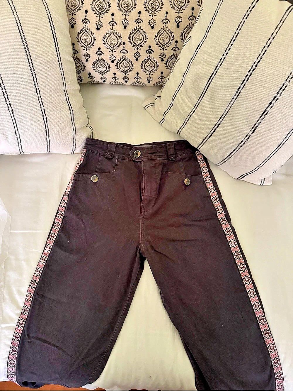 Anthropologie Geometric Trim Straight Leg Pants in Black Size 0 Like New